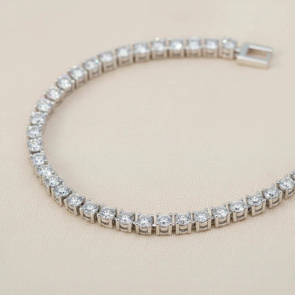 Diamond bracelet with 'Mainstone' label on a dark background