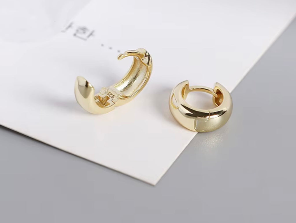 Minimalist Silver Hoops - 8mm Everyday Earrings