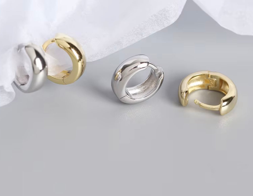 Minimalist Silver Hoops - 8mm Everyday Earrings