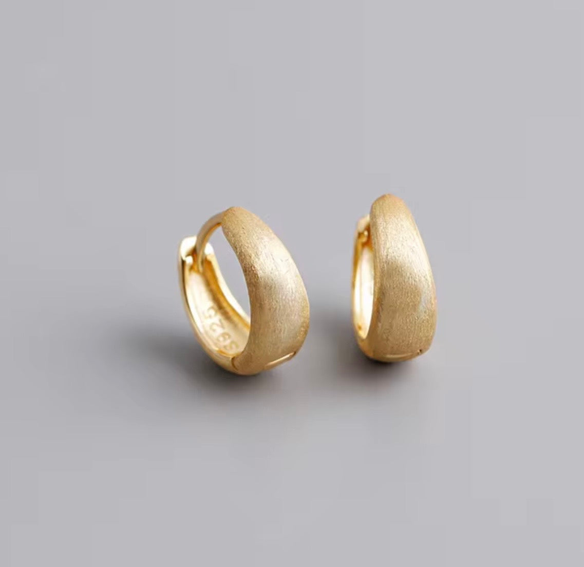 Minimalist Huggie Hoop Earrings in 925 Sterling Silver, 6mm to 12mm
